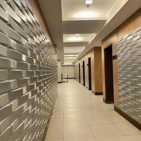 District 21 Hotel Iloilo City Εξωτερικό φωτογραφία