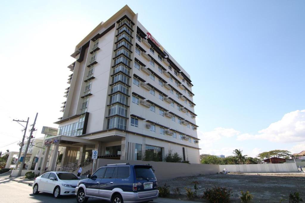 District 21 Hotel Iloilo City Εξωτερικό φωτογραφία