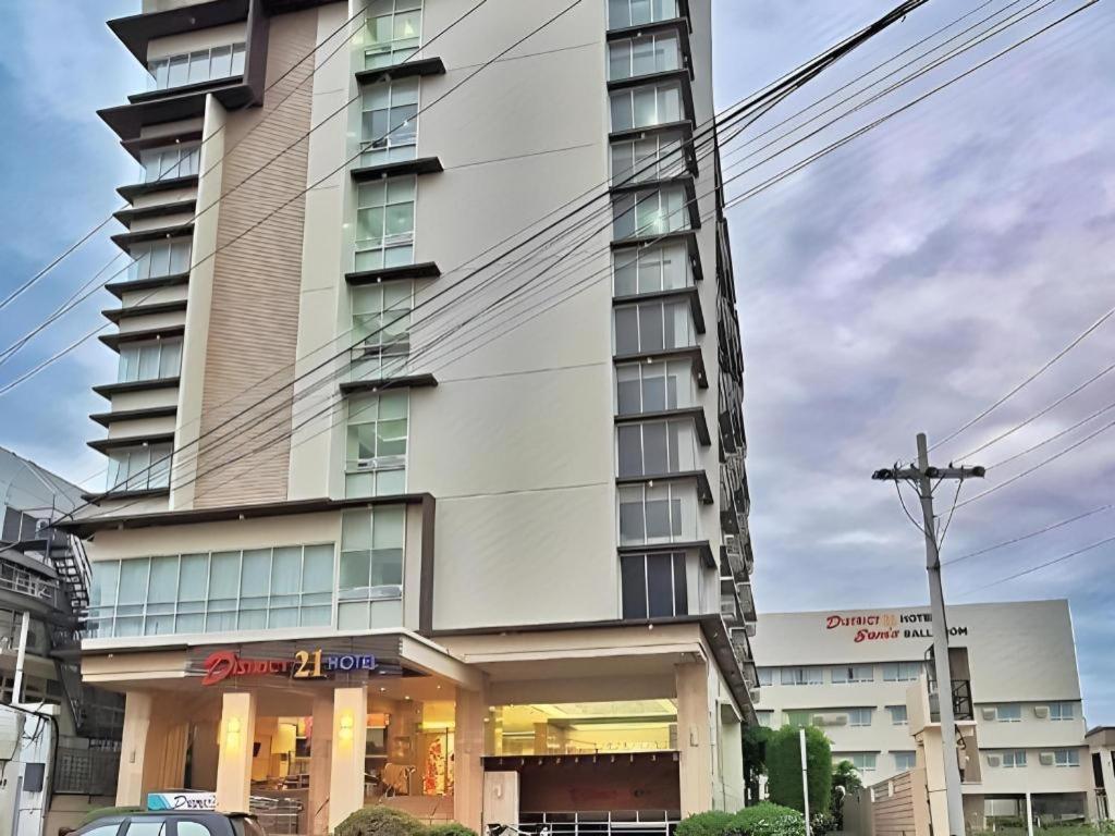 District 21 Hotel Iloilo City Εξωτερικό φωτογραφία
