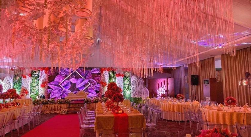 District 21 Hotel Iloilo City Εξωτερικό φωτογραφία