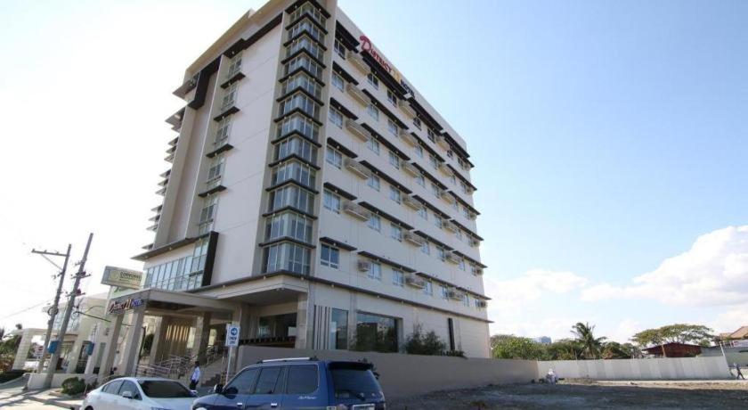 District 21 Hotel Iloilo City Εξωτερικό φωτογραφία