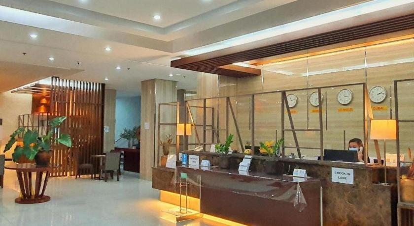 District 21 Hotel Iloilo City Εξωτερικό φωτογραφία