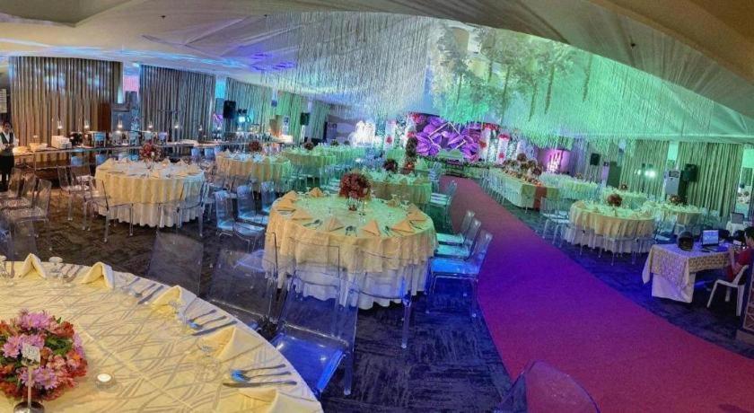 District 21 Hotel Iloilo City Εξωτερικό φωτογραφία