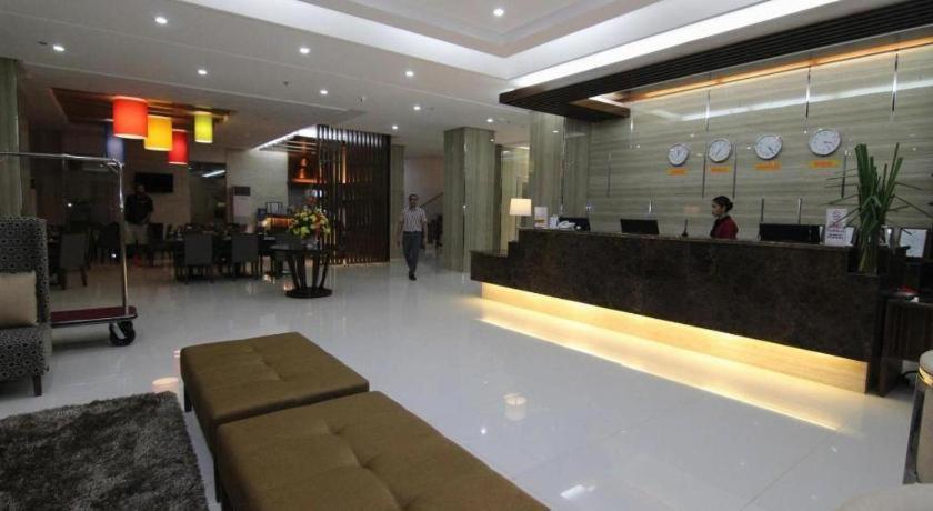 District 21 Hotel Iloilo City Εξωτερικό φωτογραφία